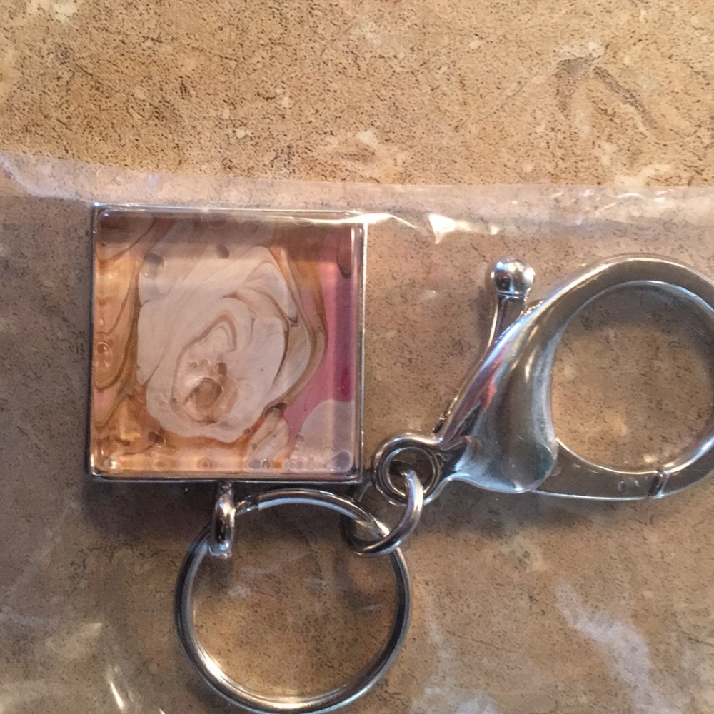 💥 CUSTOM KEYCHAINS! 💥 - Picture 6 of 8